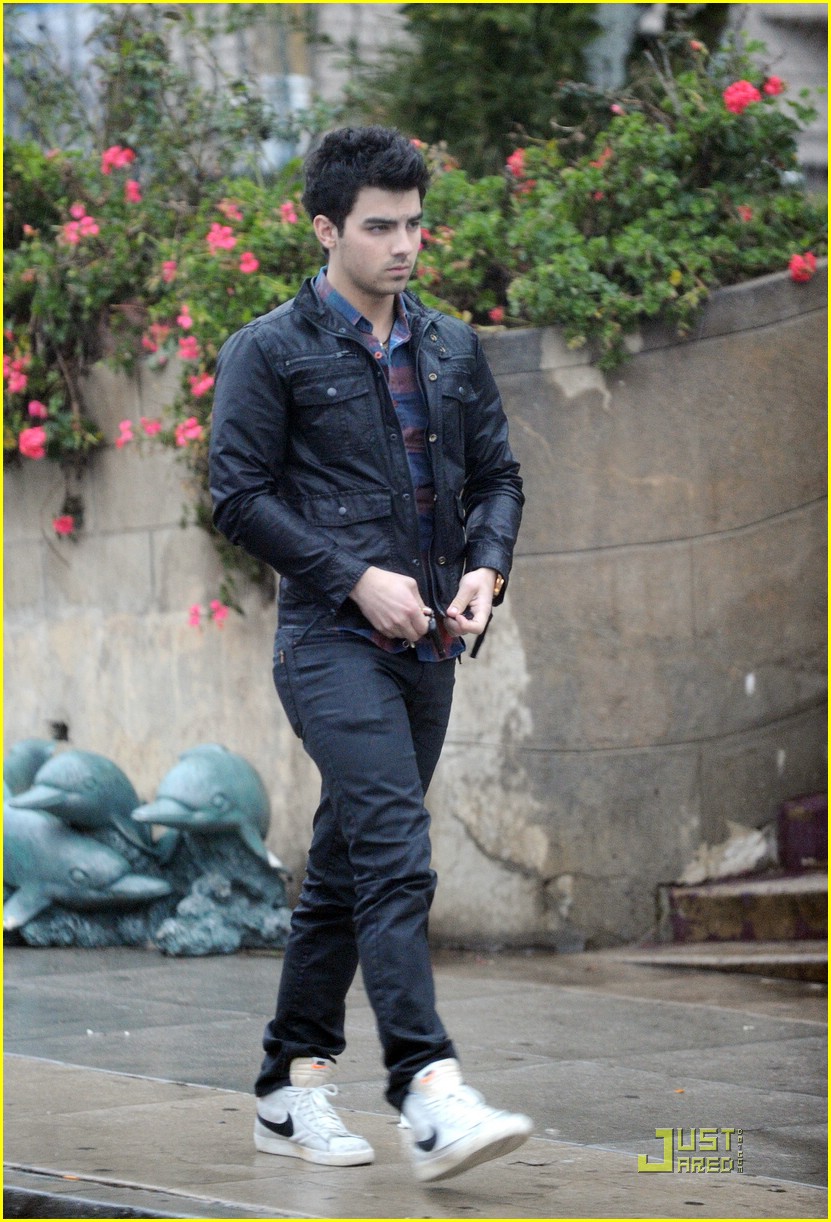Joe Jonas Goes To Washington