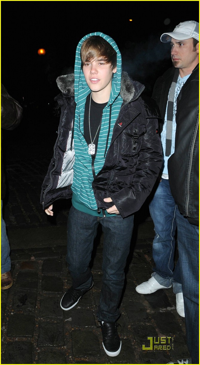 Justin Bieber Surprises Scotland School