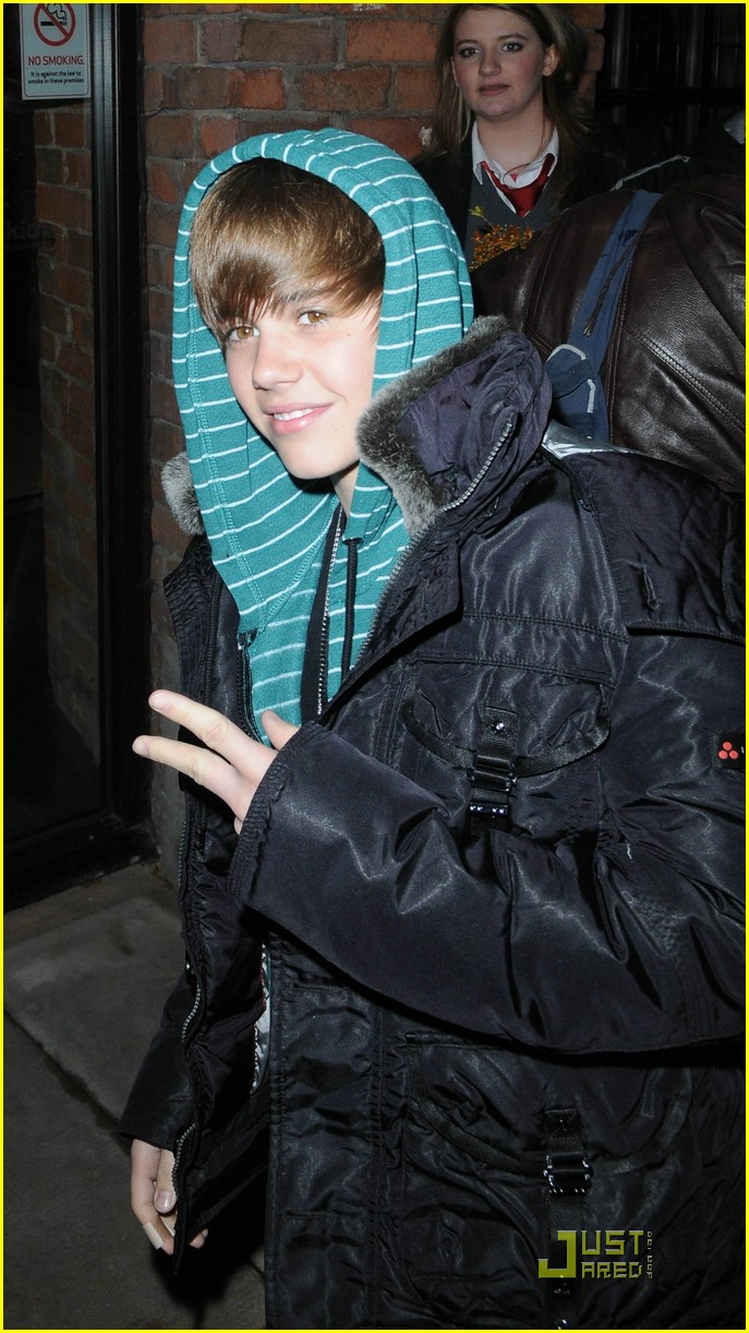 Justin Bieber Surprises Scotland School