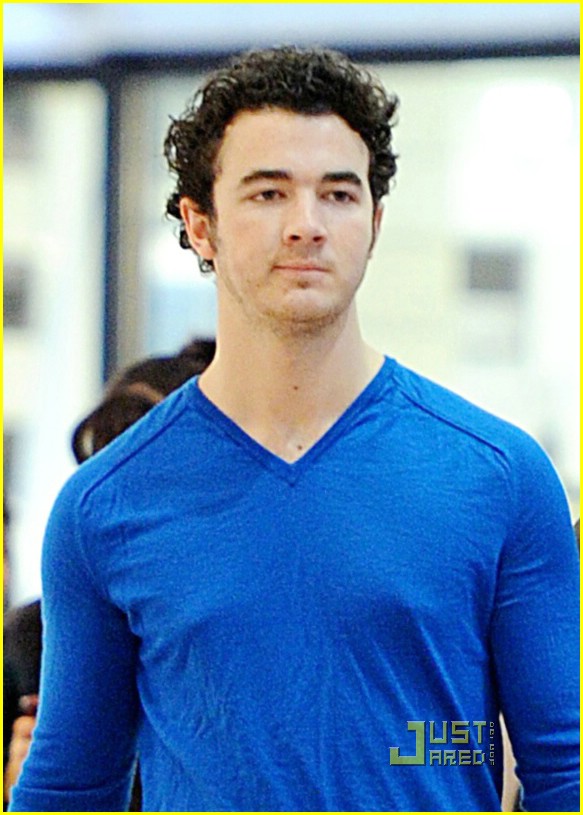 Kevin & Danielle Jonas: Mall Mates