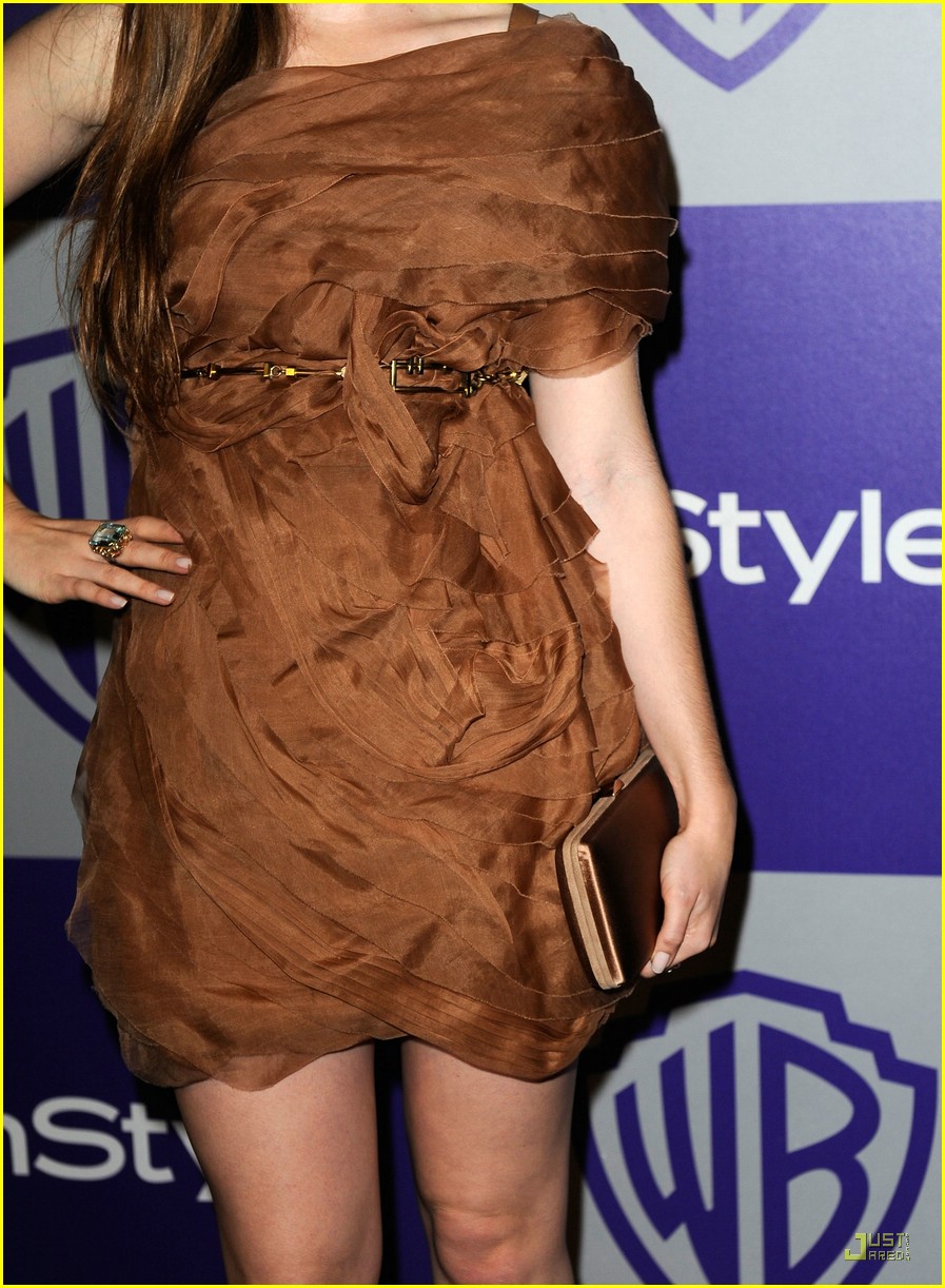 Lily Collins: Golden Globe Gracious
