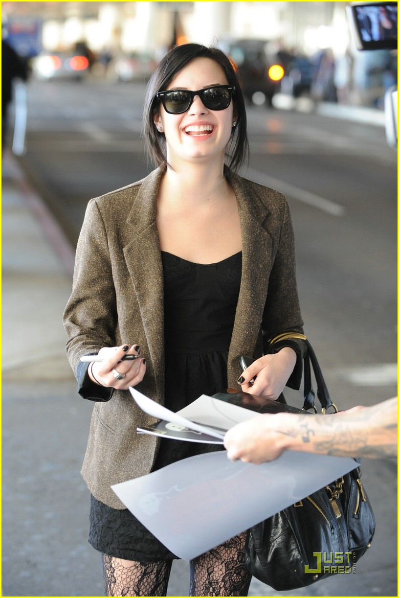 Demi Lovato: Lace Stocking Smiley