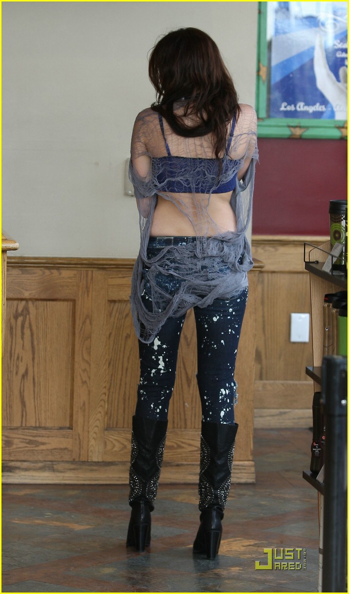Miley Cyrus is Coffee Cute