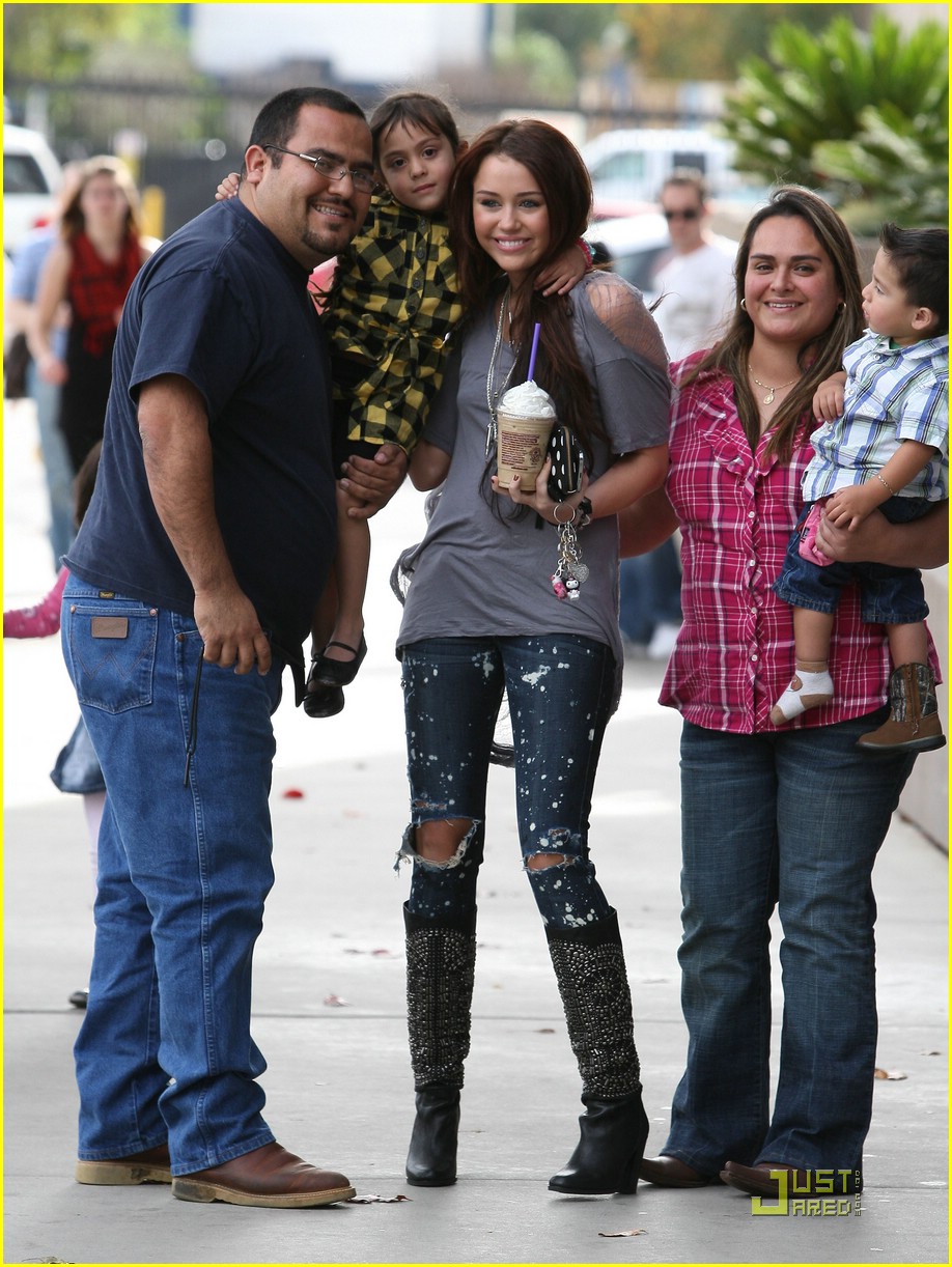 Miley Cyrus is Coffee Cute