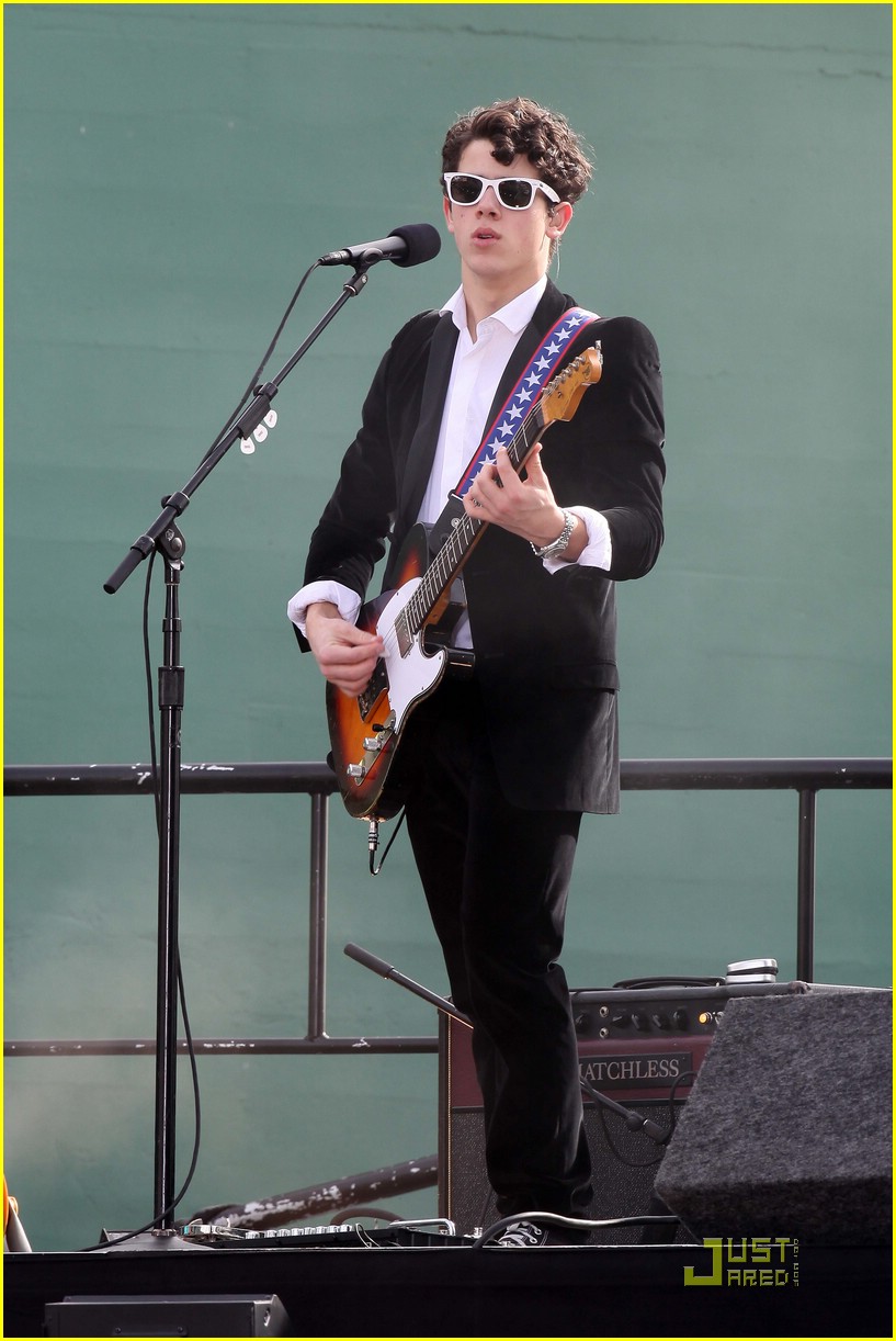 Nick Jonas is Critic's Choice Cool