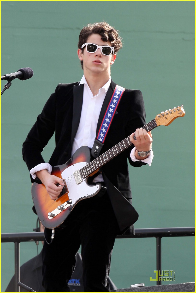 Nick Jonas is Critic's Choice Cool