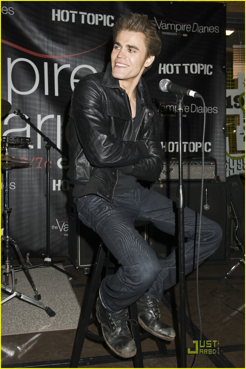Nina Dobrev is a Hot Topic