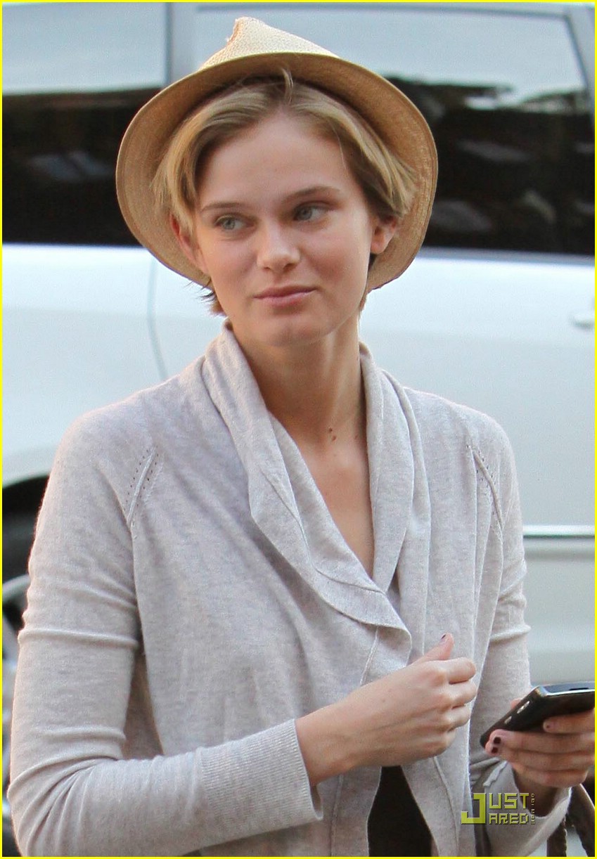 Sara Paxton is Anastacia Addicted