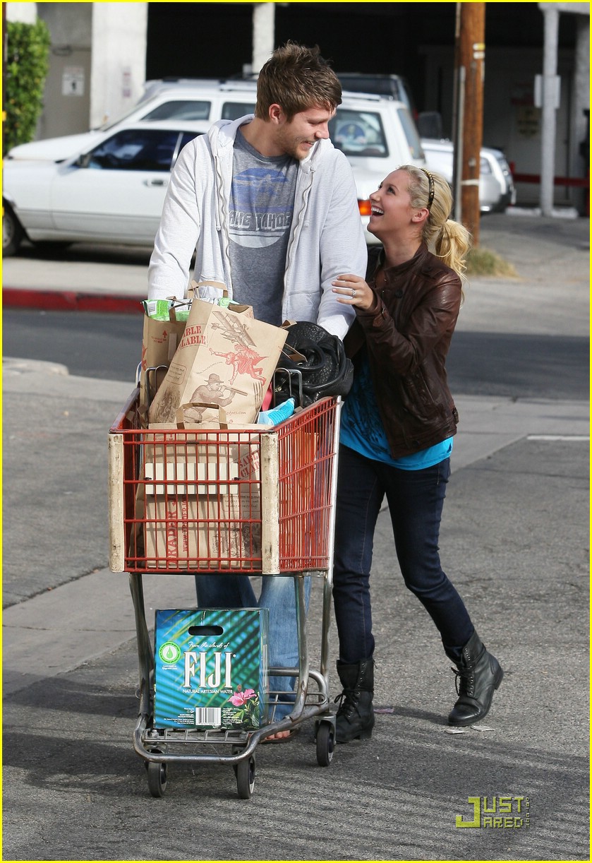 Ashley Tisdale & Scott Speer: Trader Joe's Joyful
