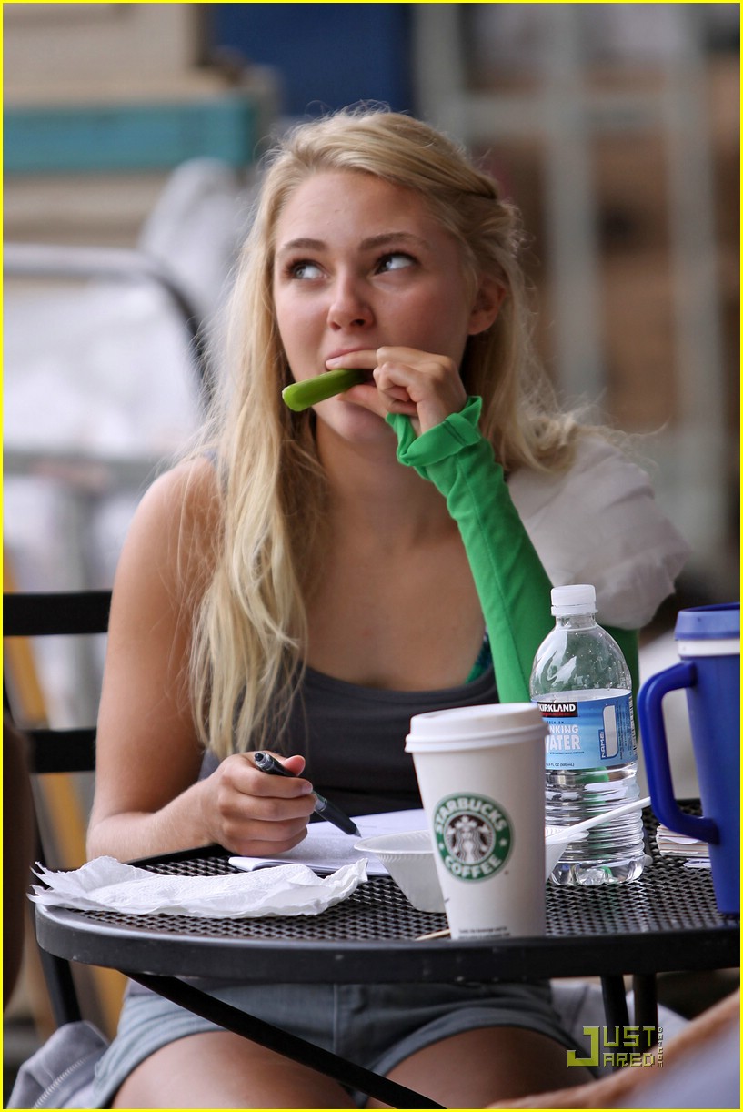 AnnaSophia Robb is Celery Sweet