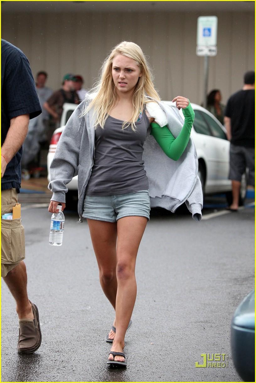 AnnaSophia Robb is Celery Sweet