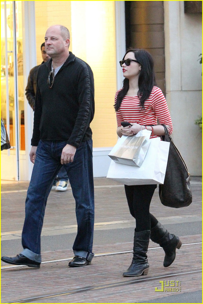 Demi Lovato is a Striped Shopper
