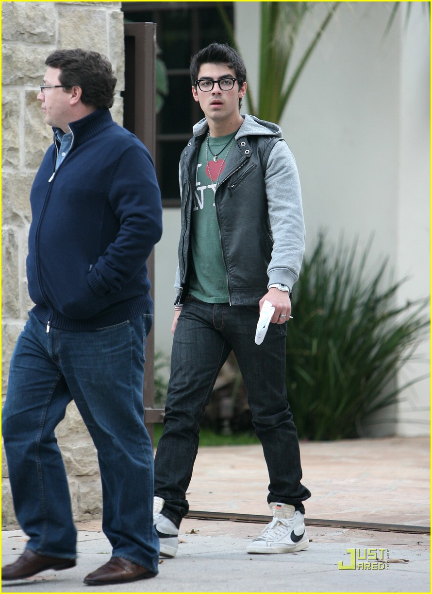 Joe & Paul Jonas Tour Toluca Lake