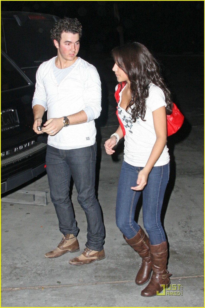 Kevin, Danielle, Nick and Frankie Jonas: Party at Pinz