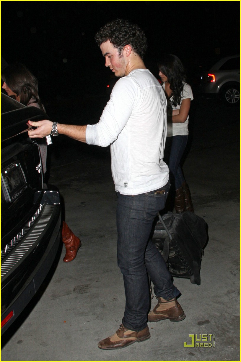 Kevin, Danielle, Nick and Frankie Jonas: Party at Pinz