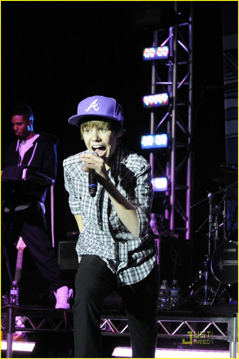 Justin Bieber is Hollywood Palladium Hot