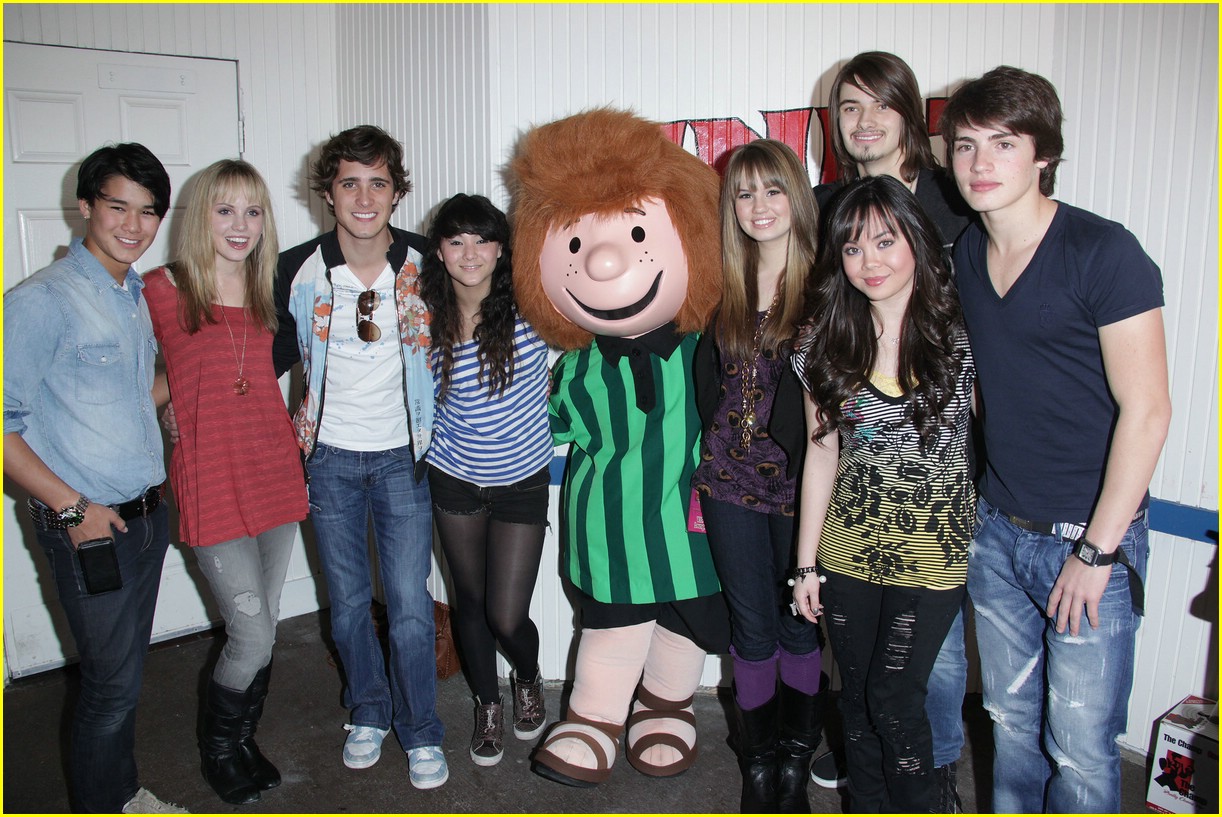 Debby Ryan & Anna Maria Perez de Tagle: Pinks Party!