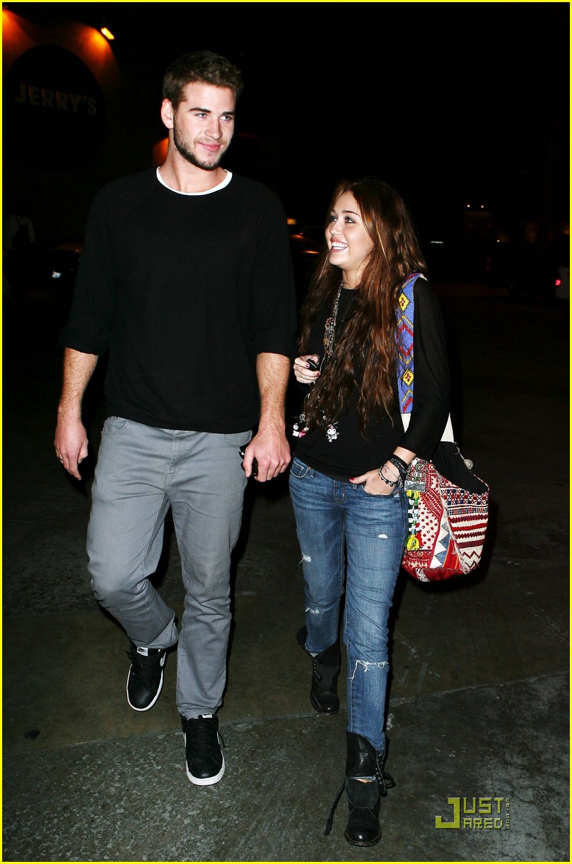 Miley, Demi & Liam Dine at Jerry's Deli