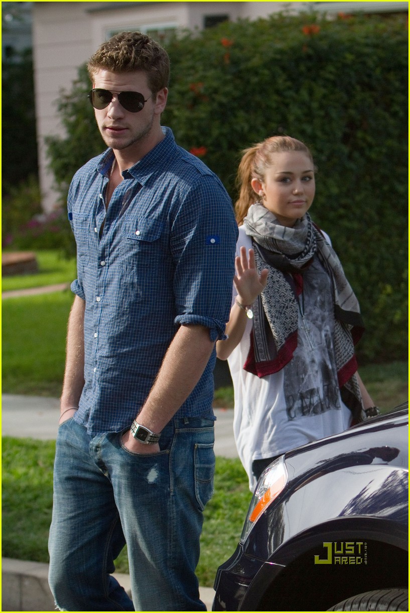 Miley Cyrus & Liam Hemsworth: Toluca Lake Love