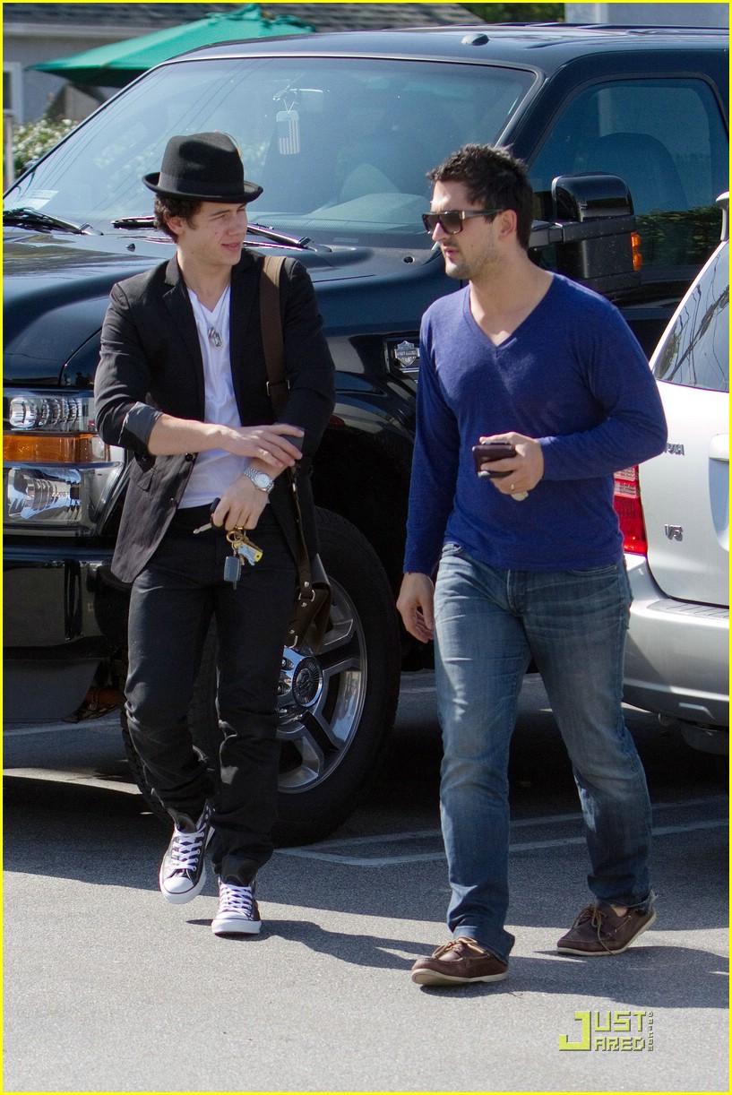 Nick Jonas is Fedora Fresh