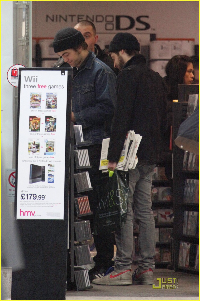 Robert Pattinson & Tom Sturridge Shop The Sales