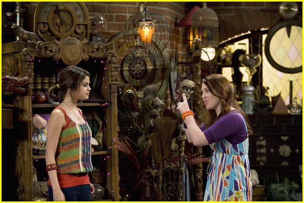 Selena Gomez & Jennifer Stone are Cheerific!