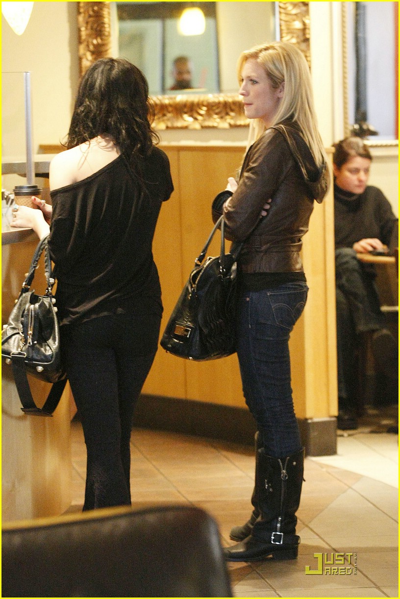 Vanessa Hudgens & Brittany Snow: Nail Salon Sweeties