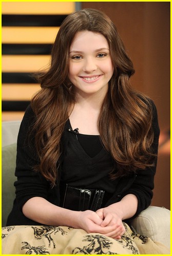 Abigail Breslin Brings Miracles to New York