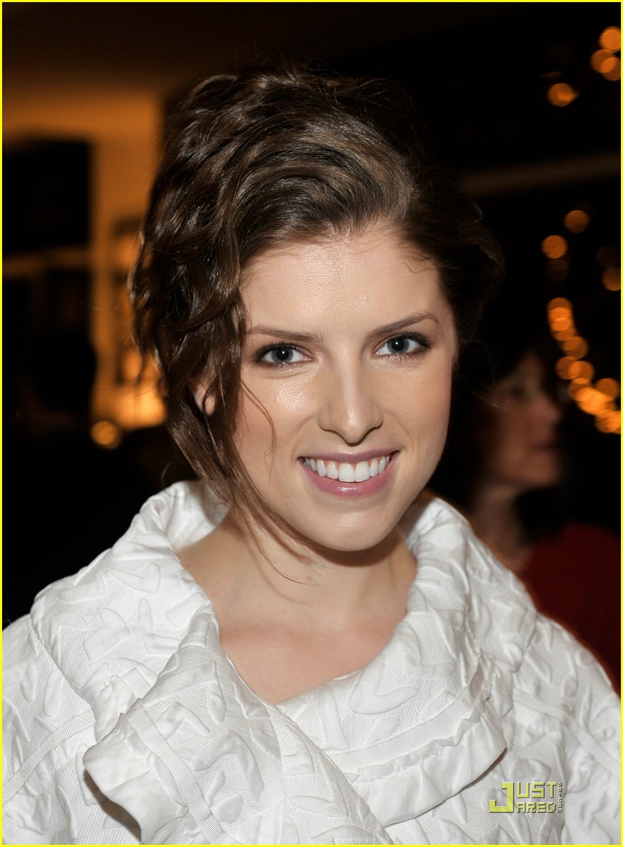 Anna Kendrick & Topher Grace Find Pieces of Heaven