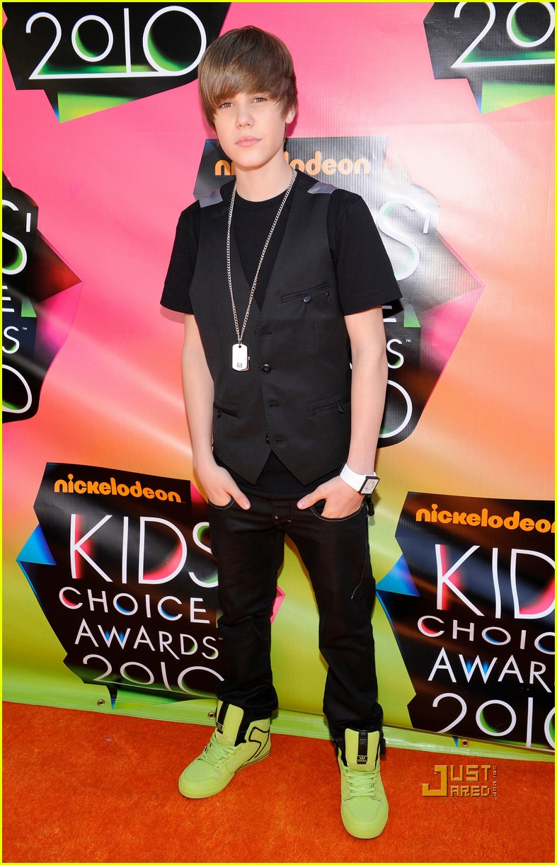 Justin Bieber - 2010 Kids' Choice Awards Orange Carpet
