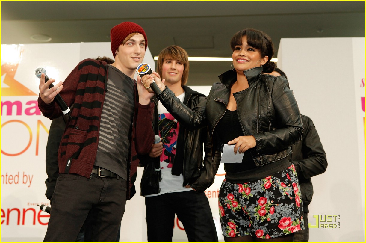 JJJ Goes to Prom with Big Time Rush