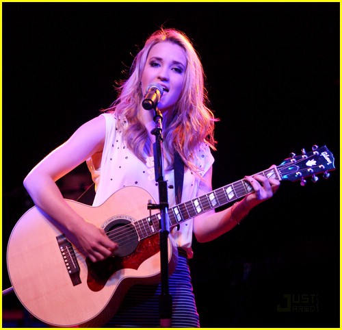 Emily Osment Pumps Up Irving Plaza