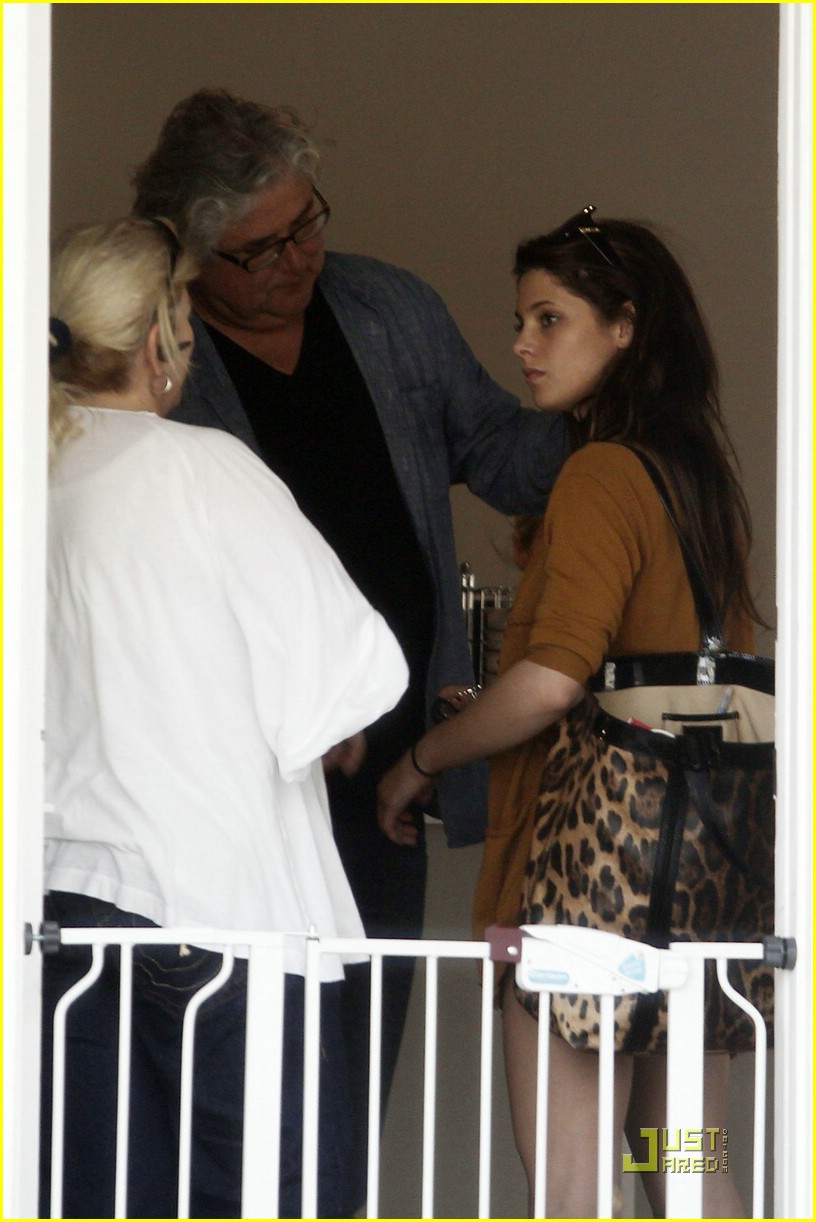 Ashley Greene: Hair Salon Hottie