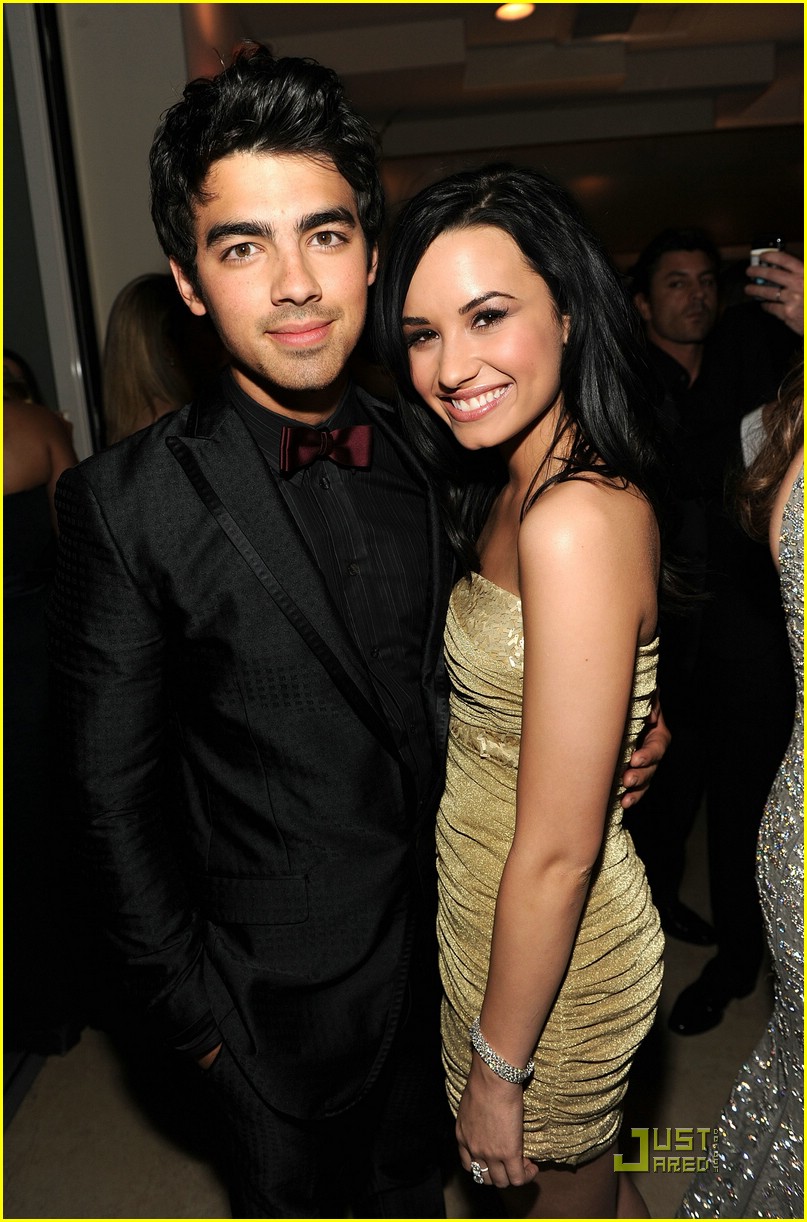 Joe Jonas & Demi Lovato: Vanity Fair Friends