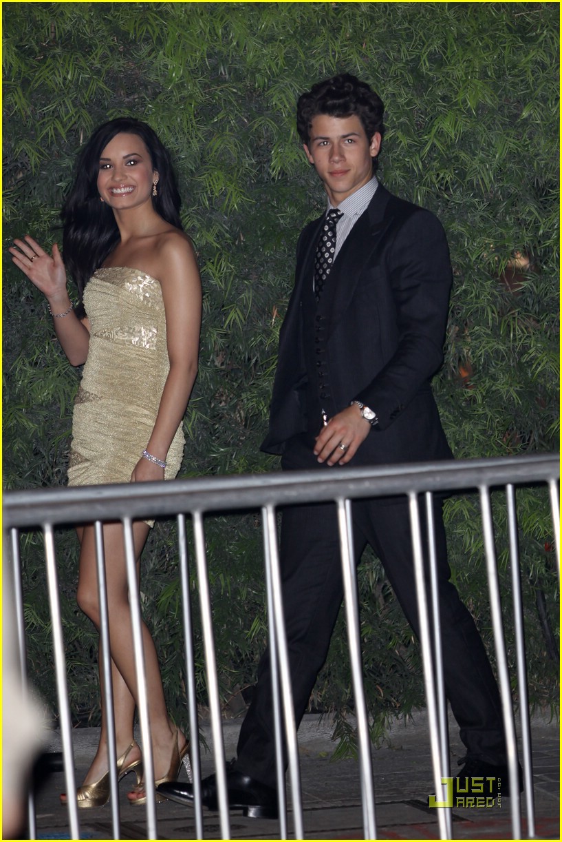 Joe Jonas & Demi Lovato: Vanity Fair Friends