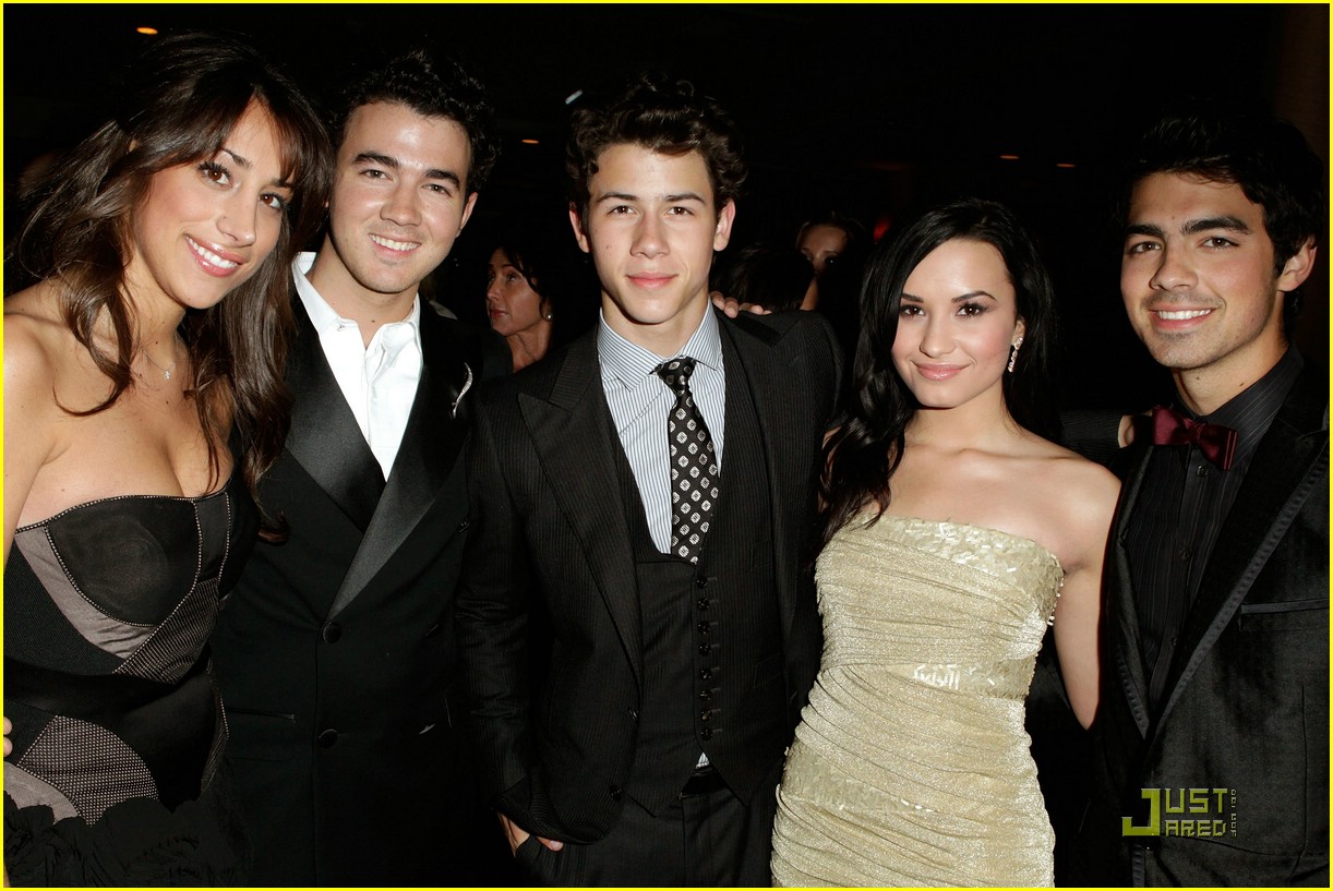 Joe Jonas & Demi Lovato: Vanity Fair Friends