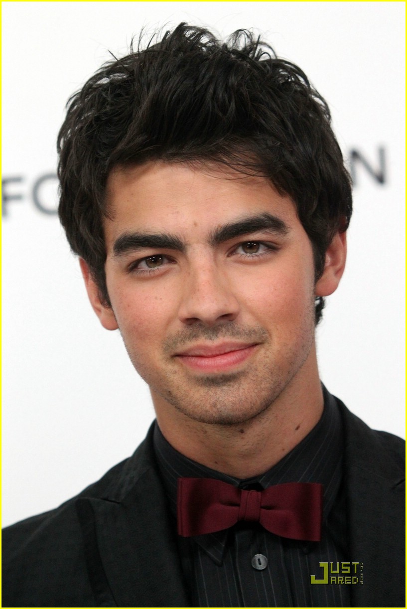 Joe Jonas & Demi Lovato: Vanity Fair Friends