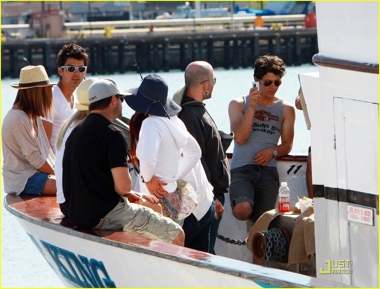 Joe & Nick Jonas Go Fishing, Have The Best Day Ever