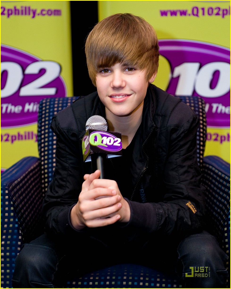 Justin Bieber: Blue Suede Shoes Showoff