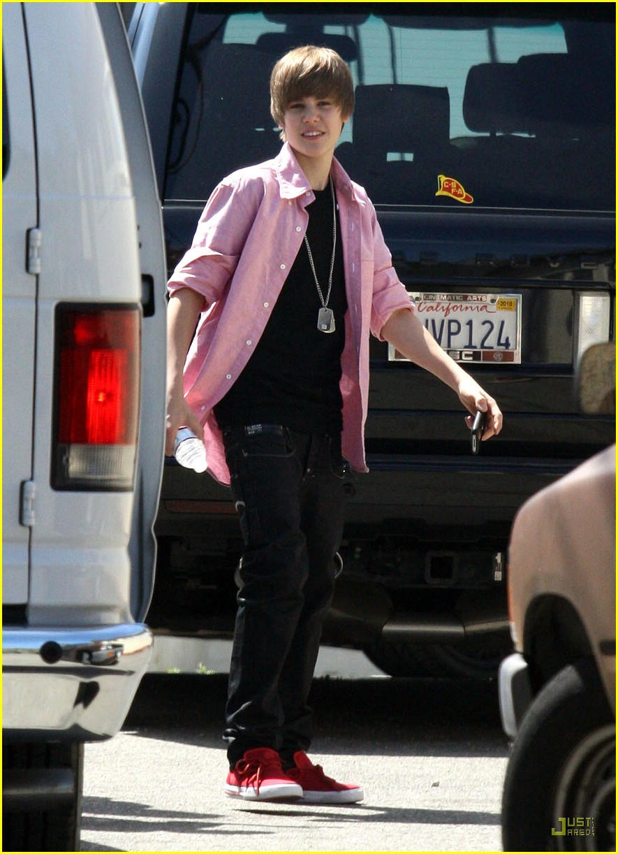 Justin Bieber & Sean Kingston Shoot Eenie Meenie Music Video
