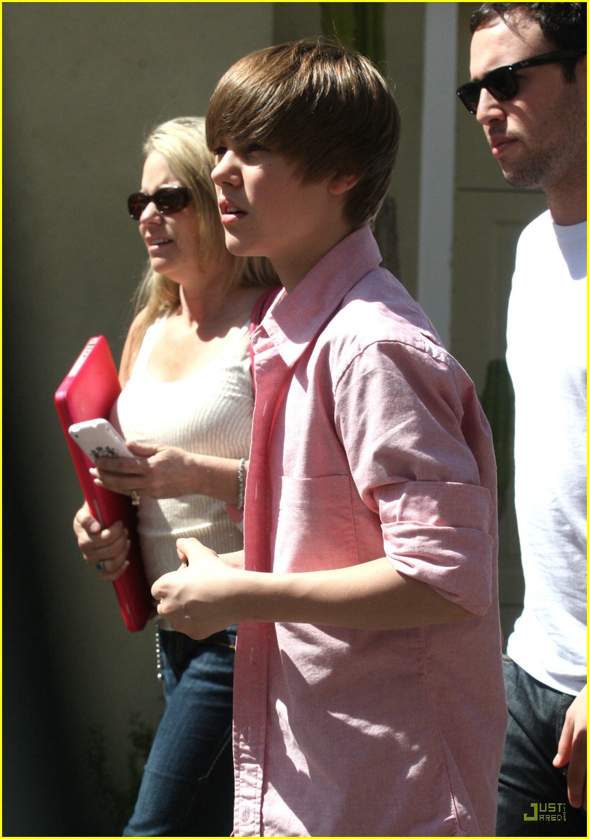 Justin Bieber & Sean Kingston Shoot Eenie Meenie Music Video