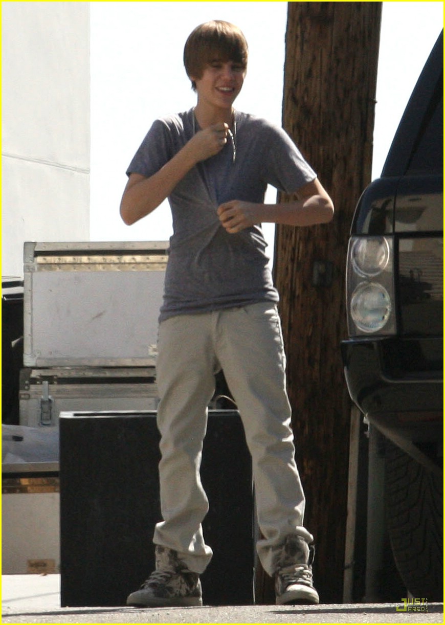 Justin Bieber & Sean Kingston Shoot Eenie Meenie Music Video