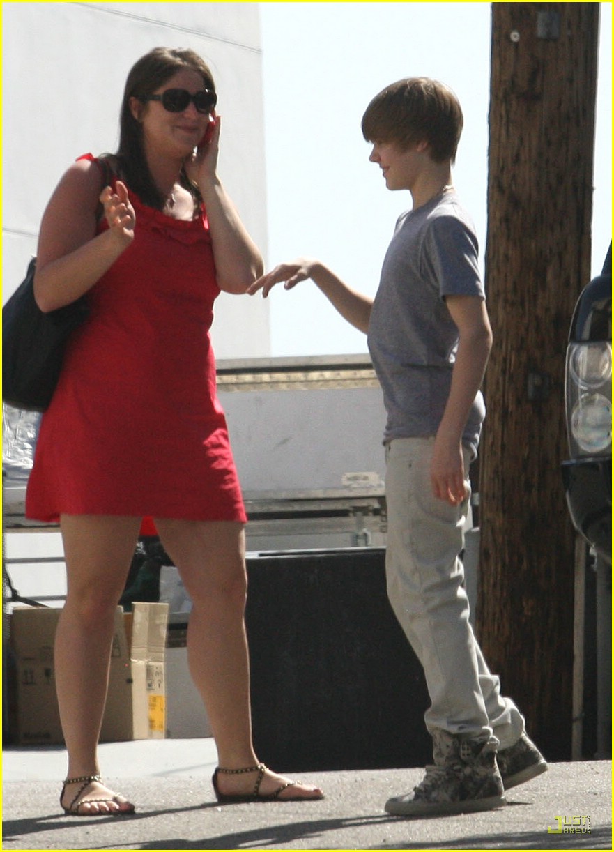 Justin Bieber & Sean Kingston Shoot Eenie Meenie Music Video