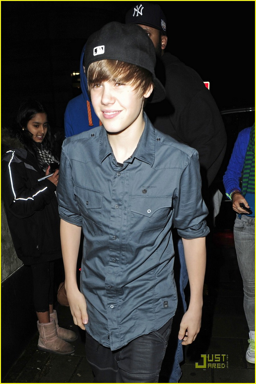 Justin Bieber Leaves London Sleep-Eyed