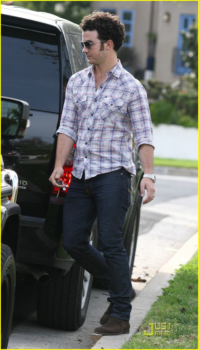 Kevin & Danielle Jonas: Sunday Family Fun!