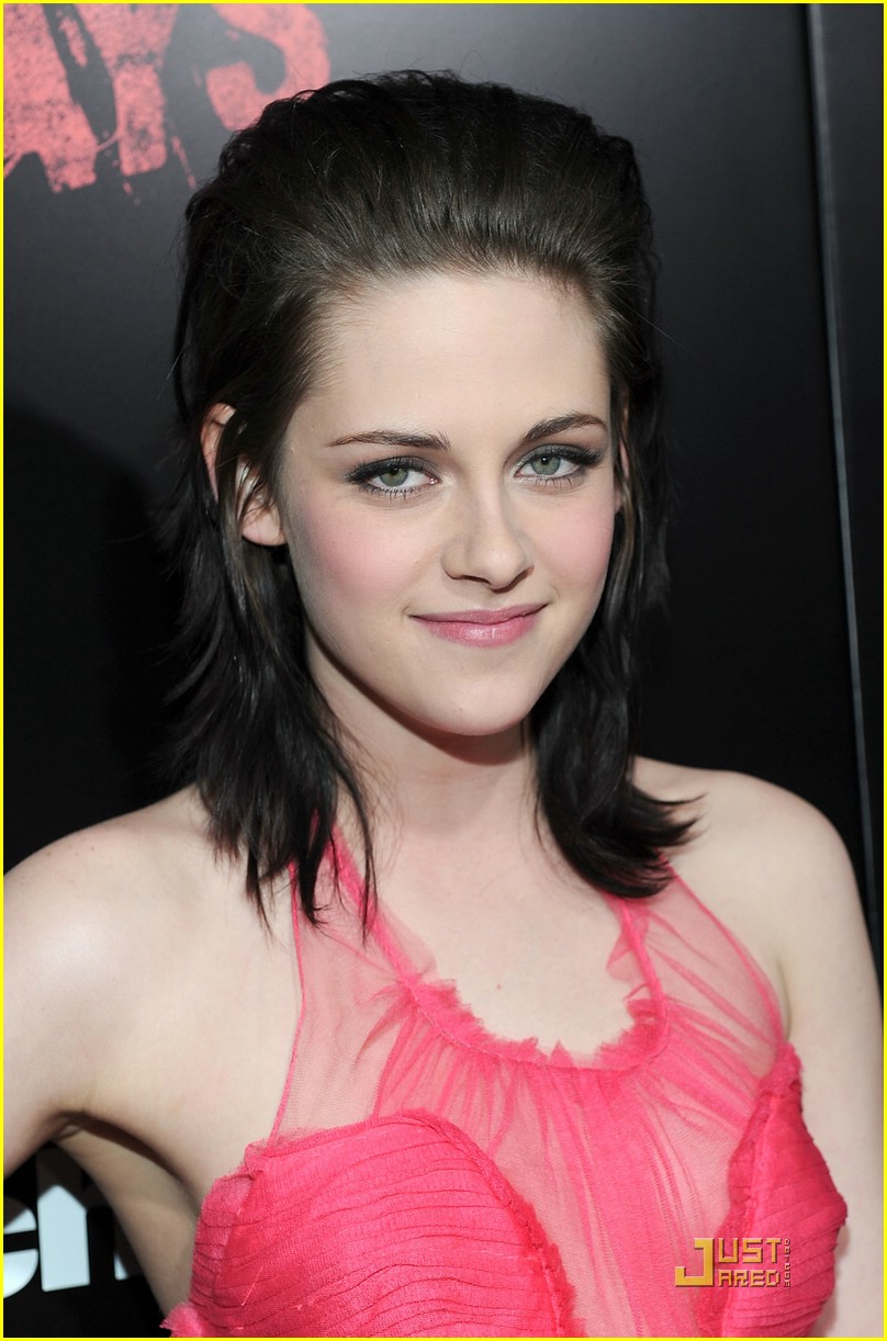 Kristen Stewart: Pink Punk Runaway