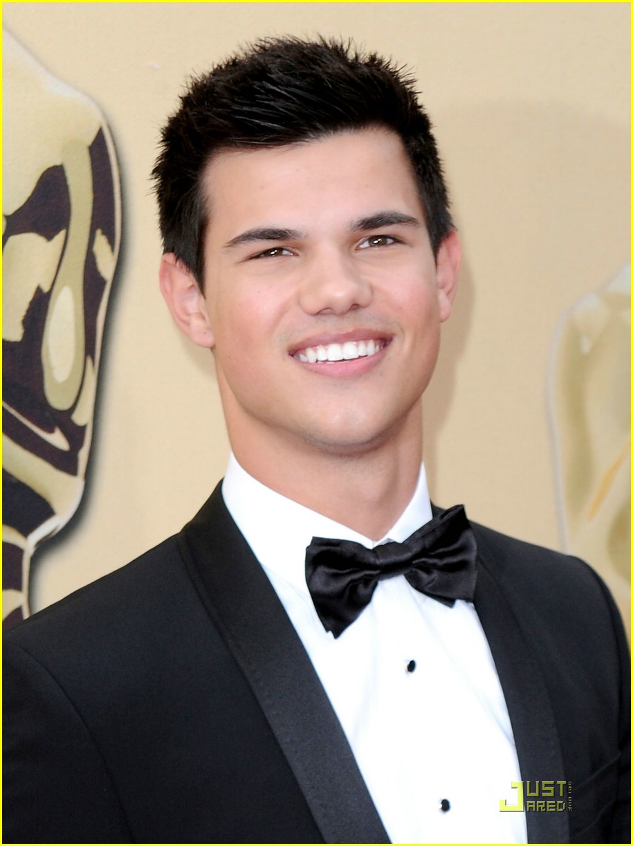 Taylor Lautner is Dolce & Gabbana Dashing