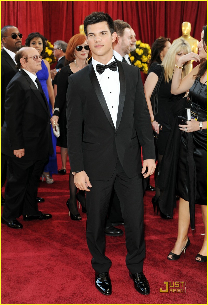 Taylor Lautner is Dolce & Gabbana Dashing