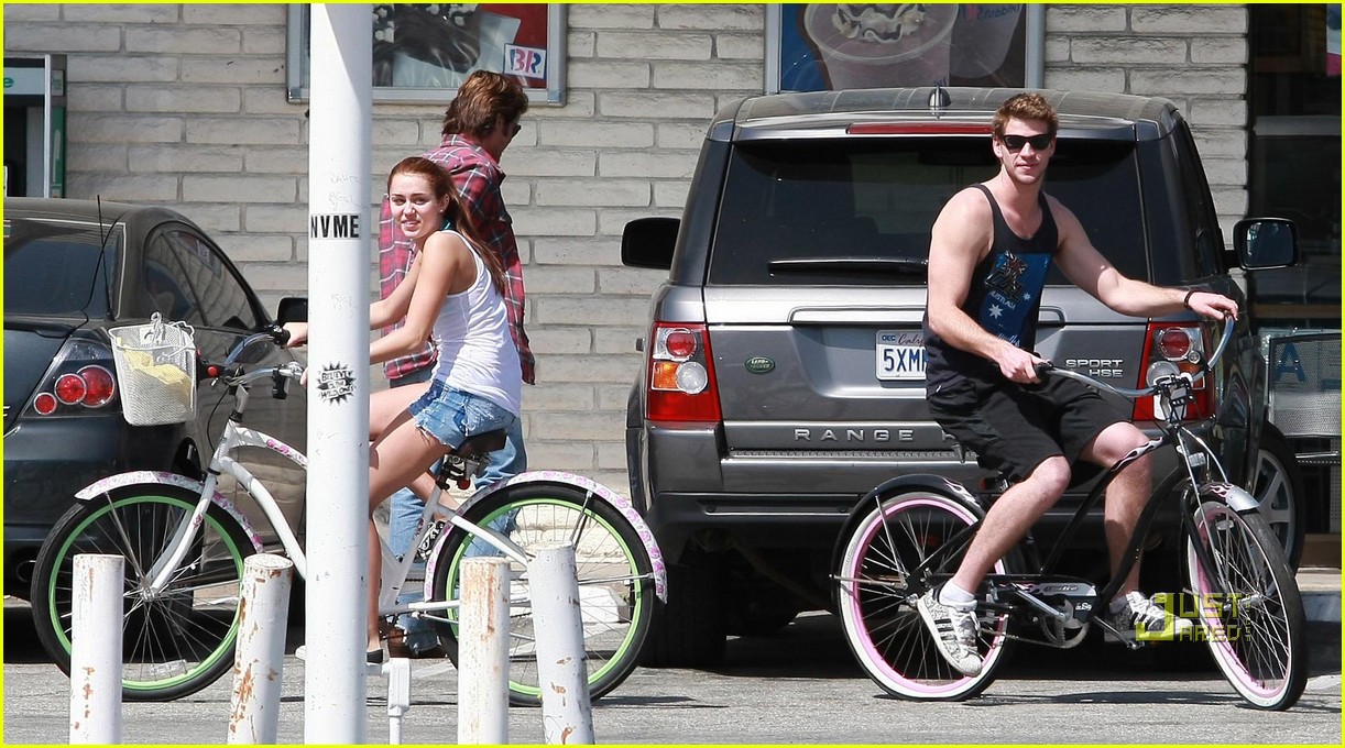 Miley Cyrus & Liam Hemsworth: Biking Buddies