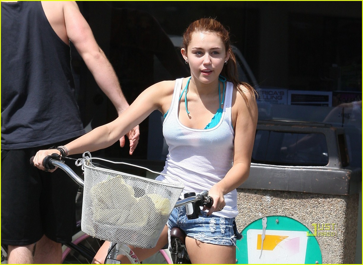 Miley Cyrus & Liam Hemsworth: Biking Buddies